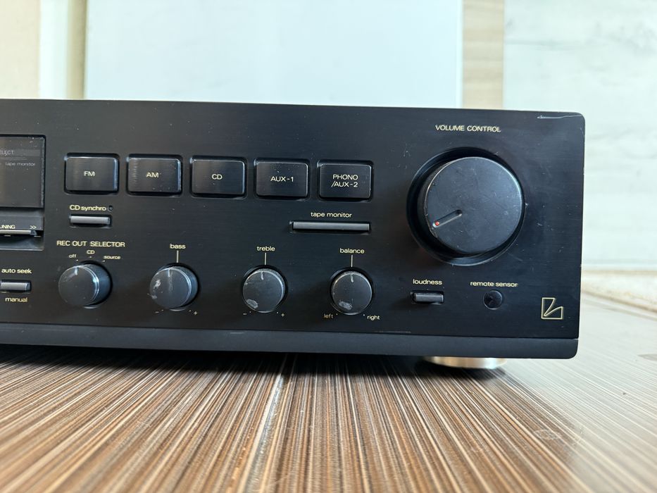 Luxman L-341 Стерео ресивър