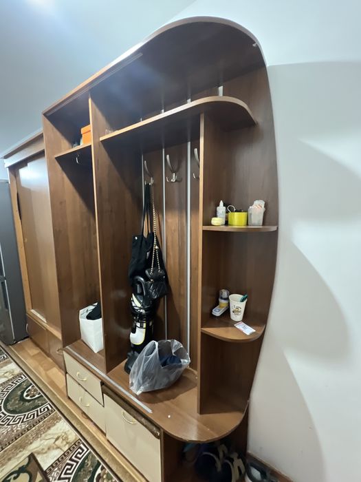 Продам шкаф в прихожую