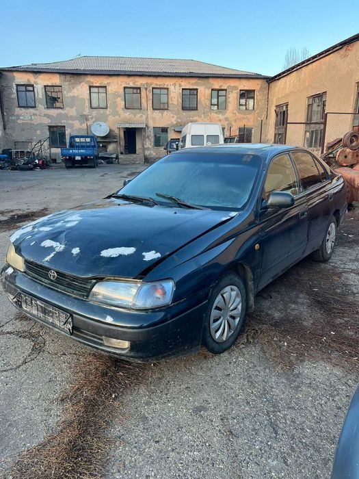 Продам машину Карина Е