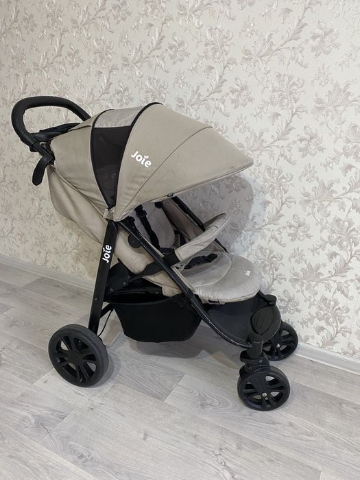 Коляска Jole прогулочна