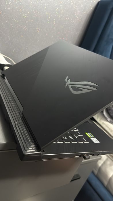 laptop asus rogstrix