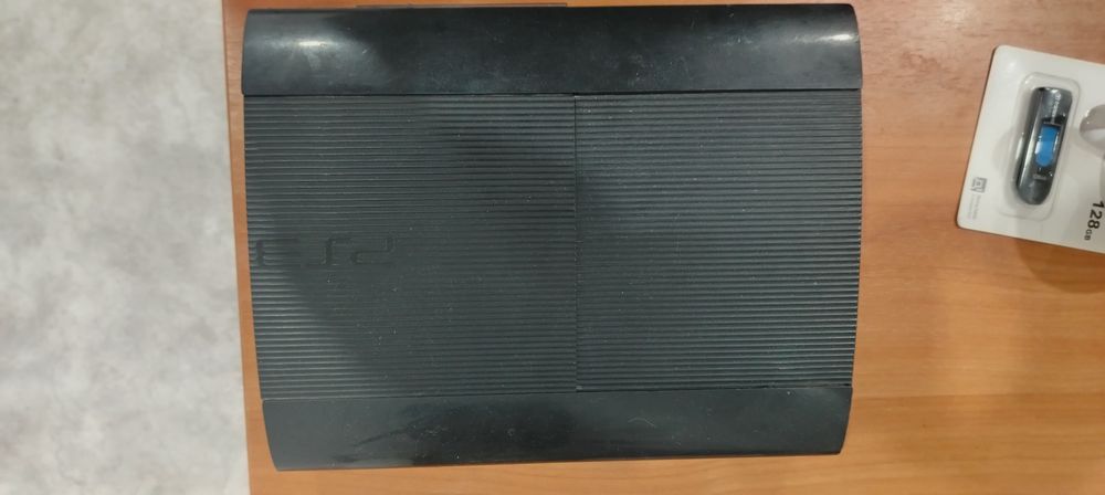 Продам PS 3 super slim.