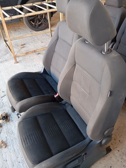 Салон седалки за Фолксваген туаран