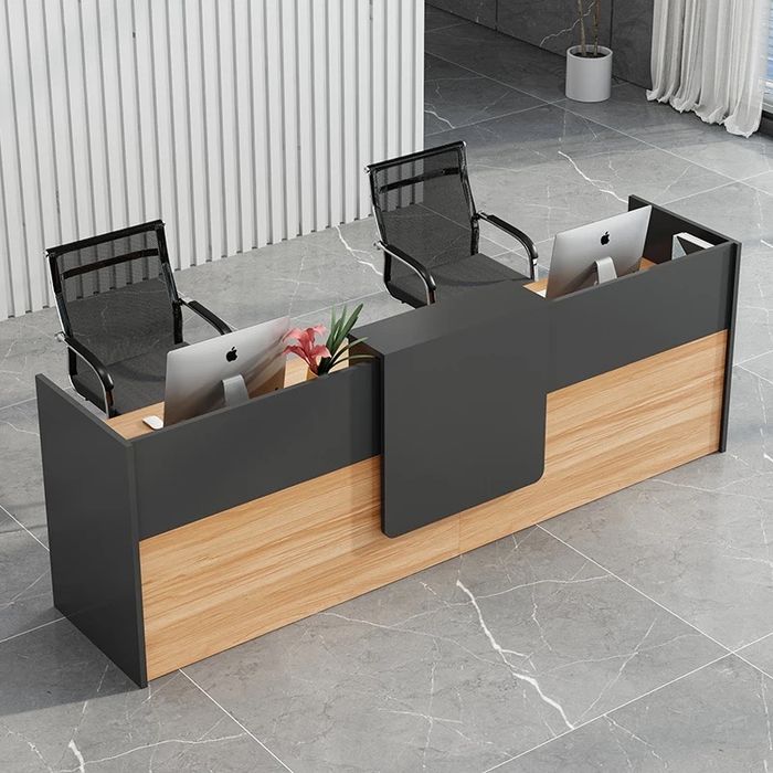 Ресепшн !/Resepshn!/ stol!.