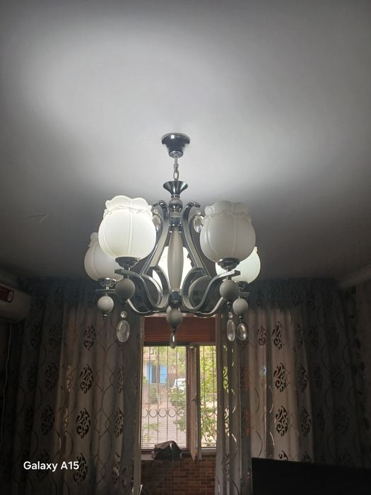 Люстра продам недорого