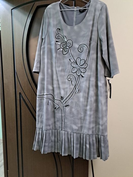 Продам новое платье