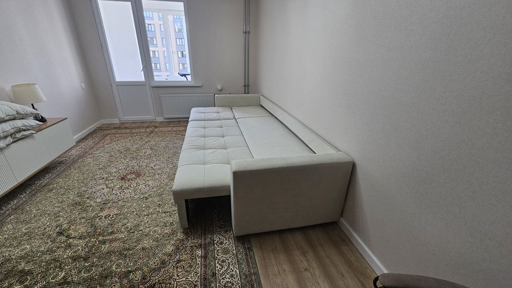 Продам диван 300х90