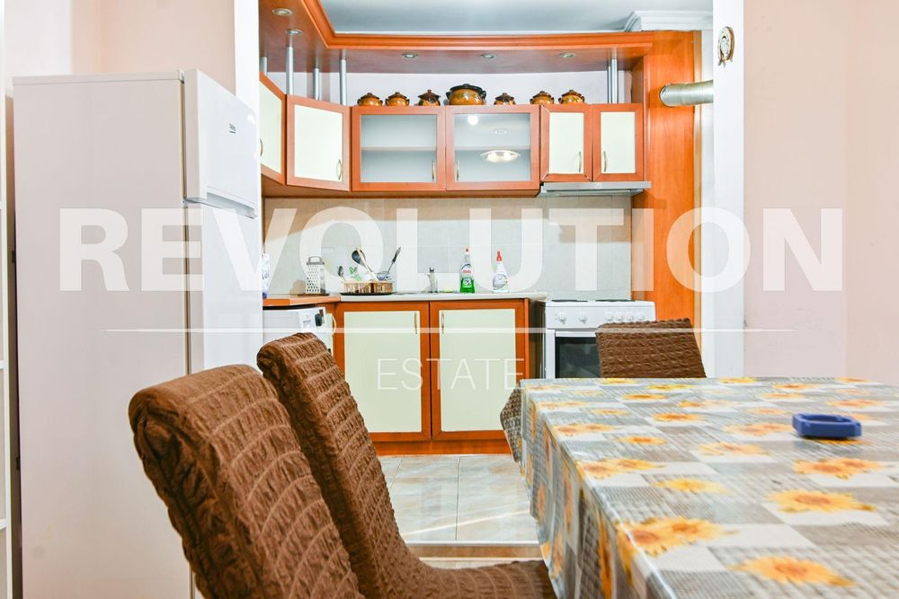 Дава се под наем Етаж от къща в София, Надежда 4 - 150 кв.м за 1097.01 € - Снимка #3