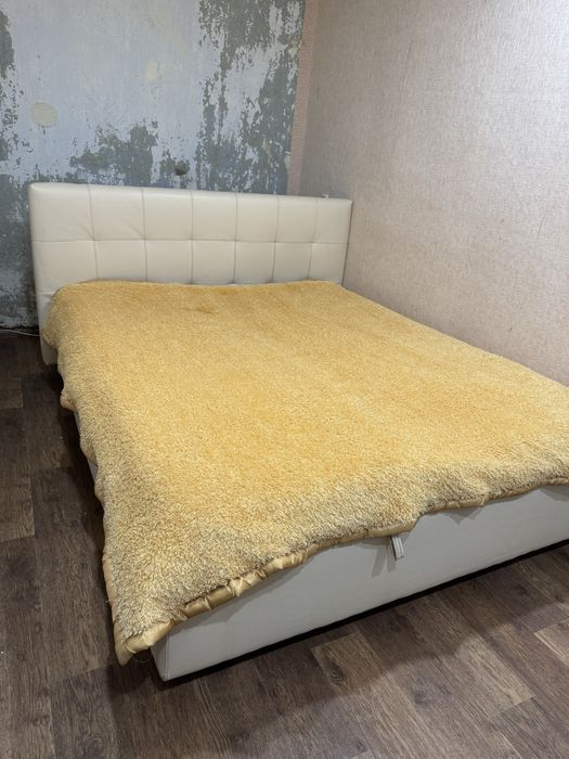 Продам кровать , двух спальная.