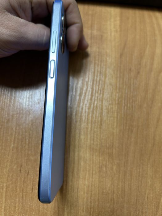 Oppo A17 телефон