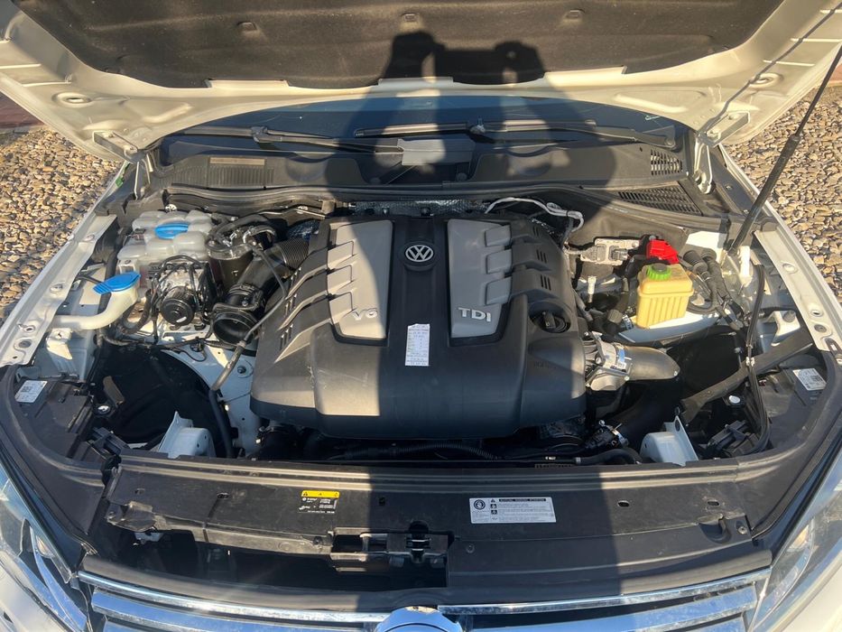 VW Touareg 4x4 diesel Pret FIX avariat, AVARIATE
