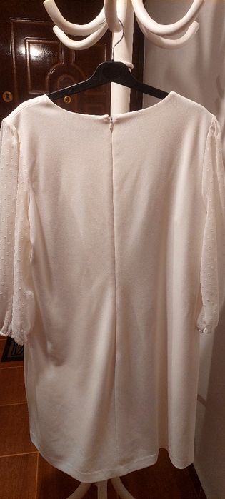 Vând rochie alba DKNY
