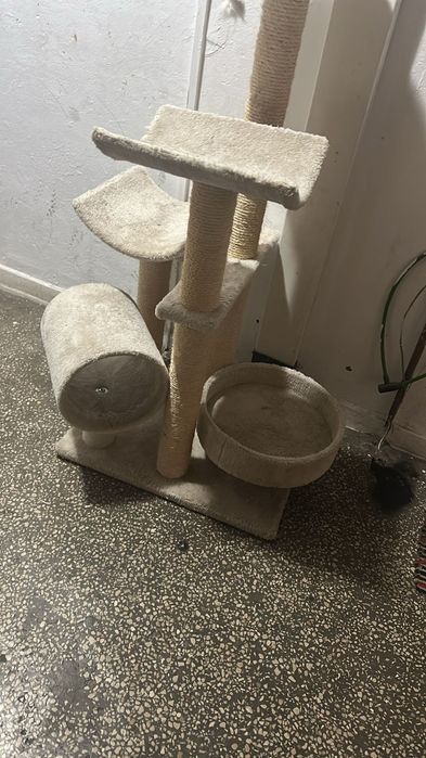 Pătuț pisici aproape nou..