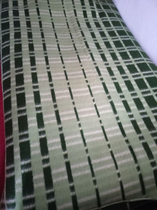 Продам одеяло--пледы (шерсть) Россия