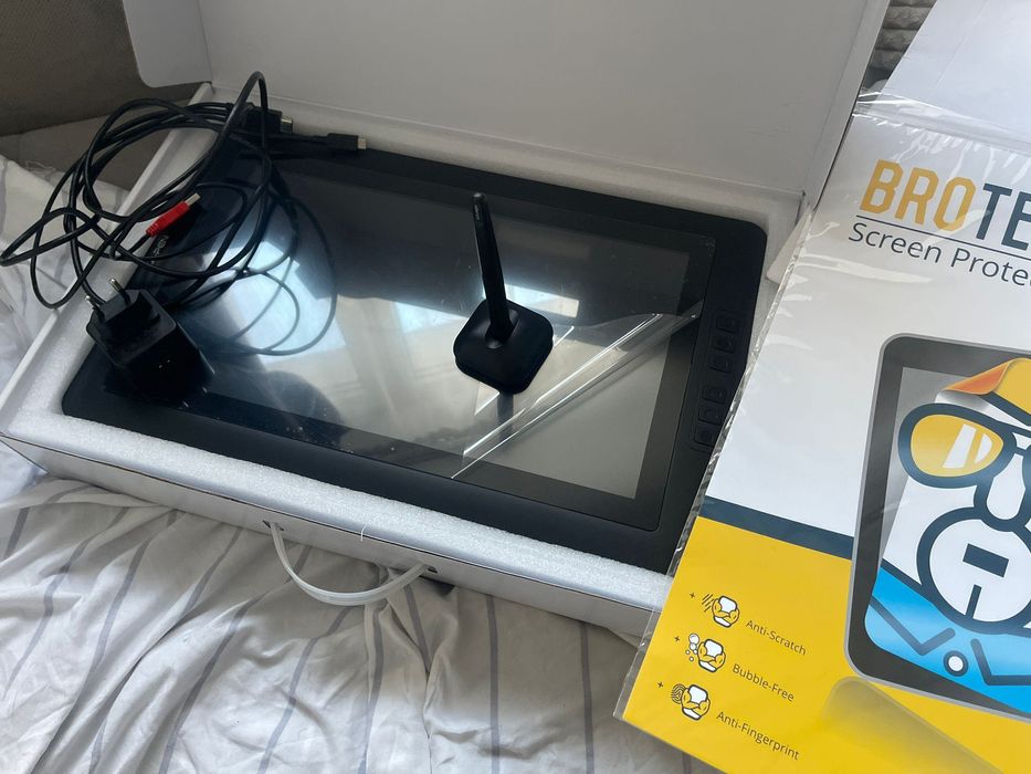 Tableta Grafica XP-PEN Artist 15.6 Impecabila cu Accesorii