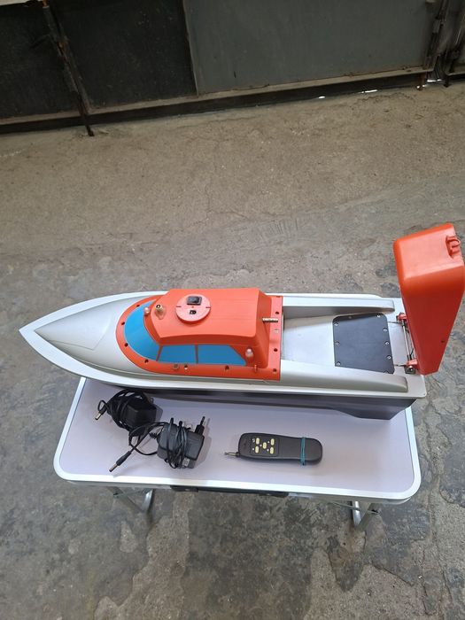 Лодка за захранка