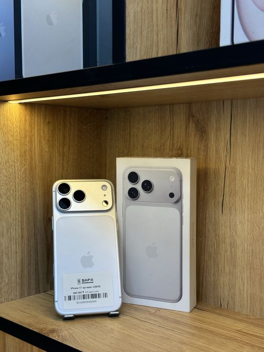 айфон 17 про макс белый 22-цикл