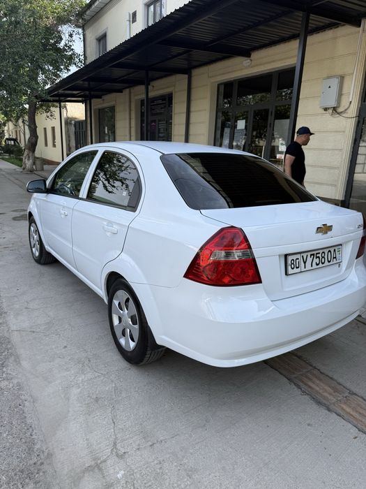 нехиа 3 срочно сотилади нархи булиши 6300 ками йук
