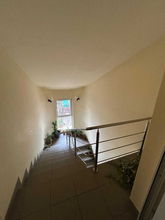 Inchiriez casa  P+1E cu Hală 1667 mp Teren- 27FS în zona Mehala