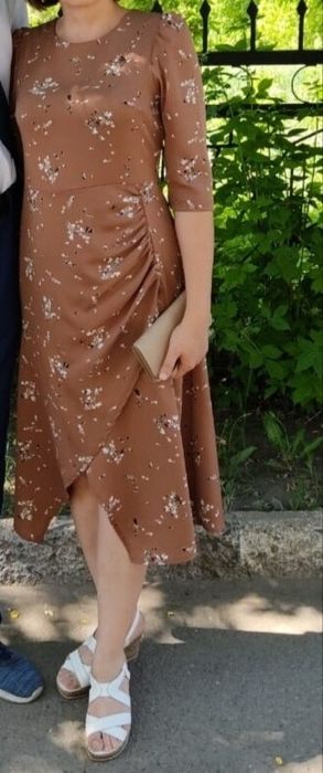 Нарядные женские платья