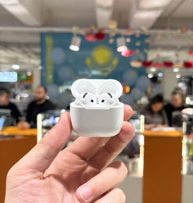 AirPods 4