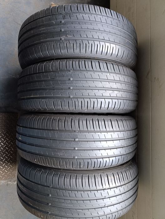 Anvelope de vara 225 60 16 Falken