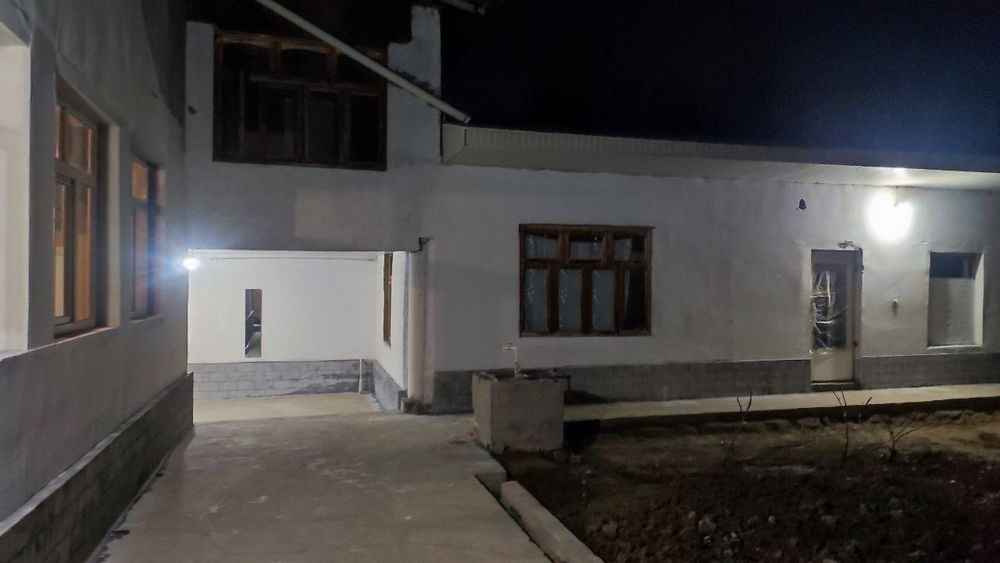 6 сотих  6хона juda tez sotiladi