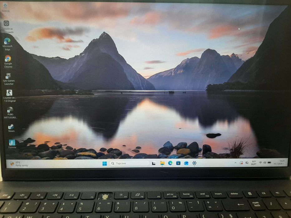 Лаптоп Dell Vostro 3525 , AMD RYZEN 5 ,500SSD, 8 GB RAM , WIN 11 Pro