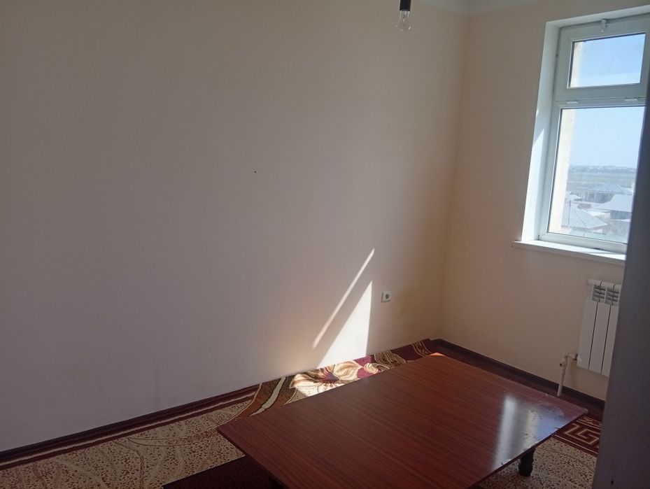 Termiz shahar 4etajli dom 4 etaj 3 xonali 52 kv dom sotiladi