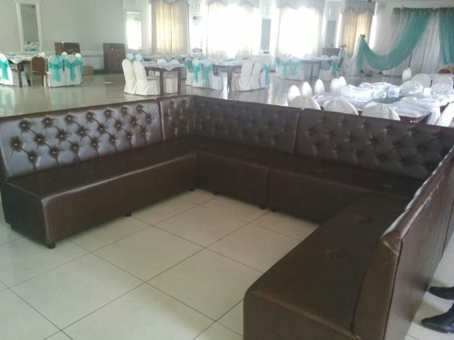 Диваны для кафе и ресторанов .