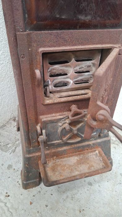 Soba  din fonta pentru incalzit si gatit