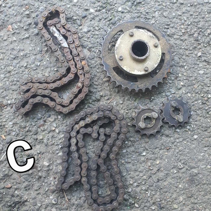 Un pinion Mare + 2 Pinioane Mici + 2 Lanțuri pt Atv 125cc 107cc 110cc