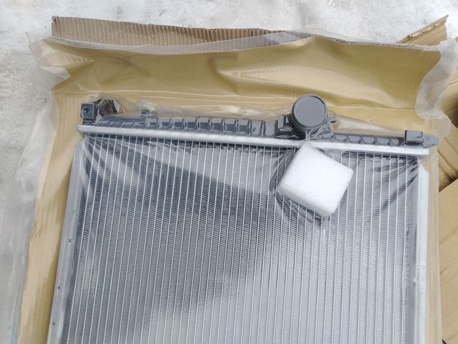 Радиатор BMW - 5. 89-94г.обем 2,5