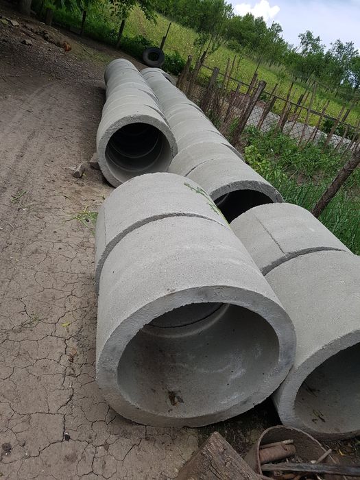 Vând tuburi de beton și execut/adâncesc fântâni