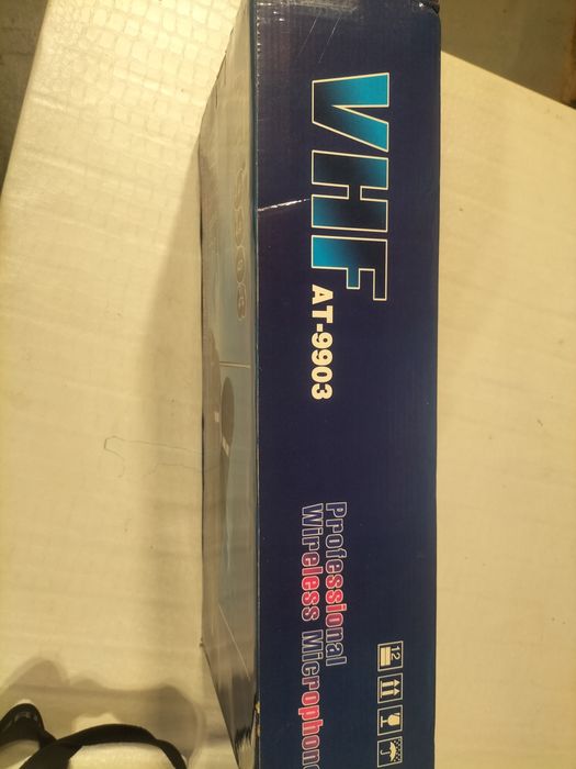 Vând doua microfoane wireless  noi