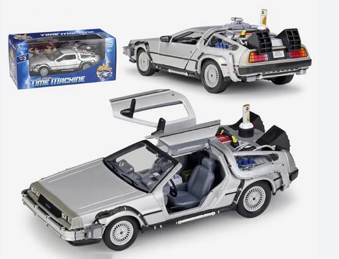 Macheta auto DMC DeLorean *Back to the Future II* 1983 1:24 Welly