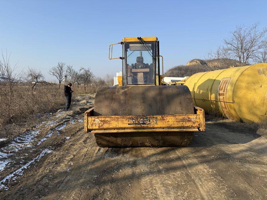 Cilindru compactor Caterpillar cs-563