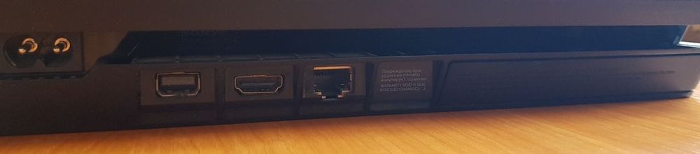 Продаю Б/у PlayStation 4 в хорошем состоянии.