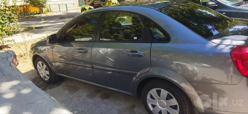 Продается автомобиль Lacetti Gentra
