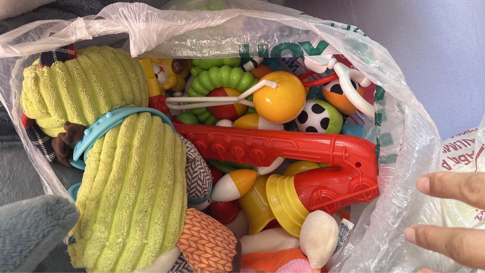 Продам принадлежности для младенца, мобиле, соски