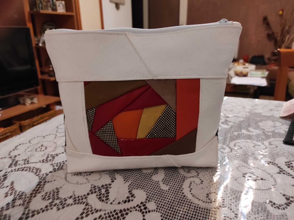 Несесери и ранички