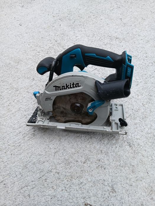 Безчетков циркуляр Makita 18волта