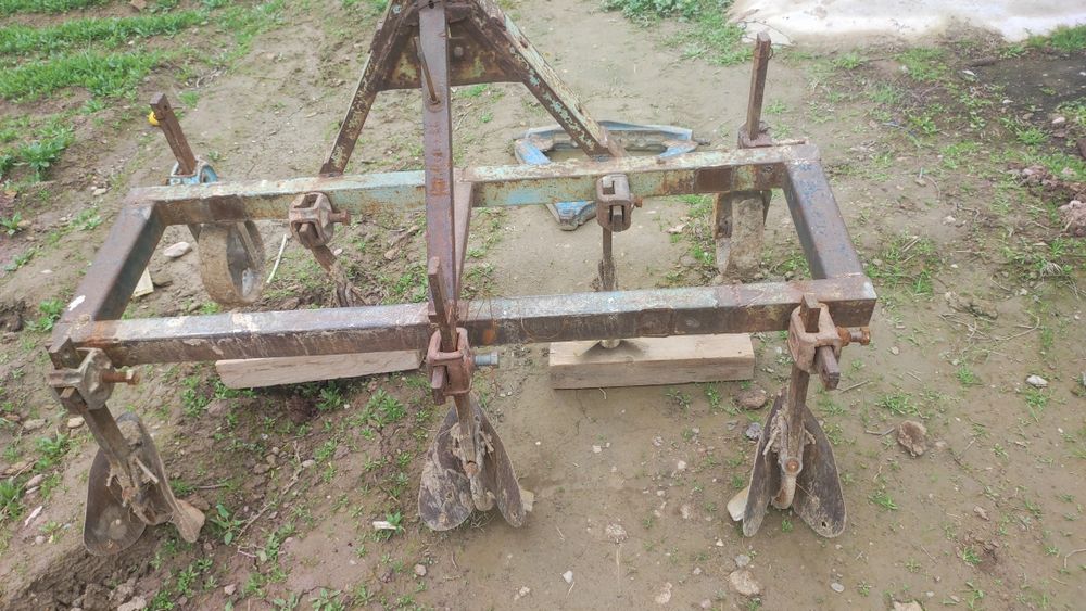 T 25 traktor sotiladi