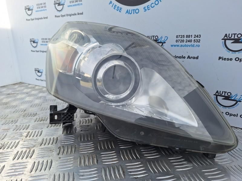 Far dreapta XENON Opel Zafira B
