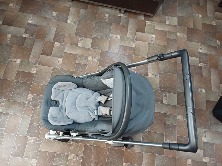 Set 3 in 1 , căruț , scoică și landou , ca nou