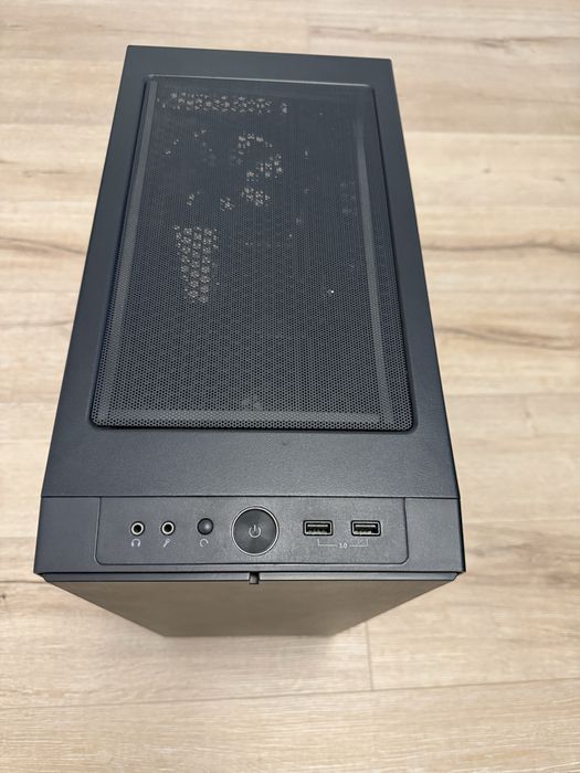 Carcasa Fractal Design