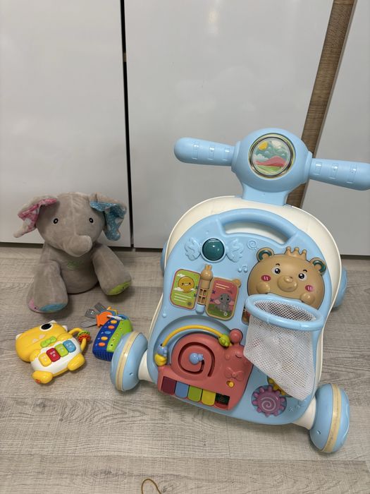 Лот Уокър 3в1 за бутане с интерактивна масичка и други играчки