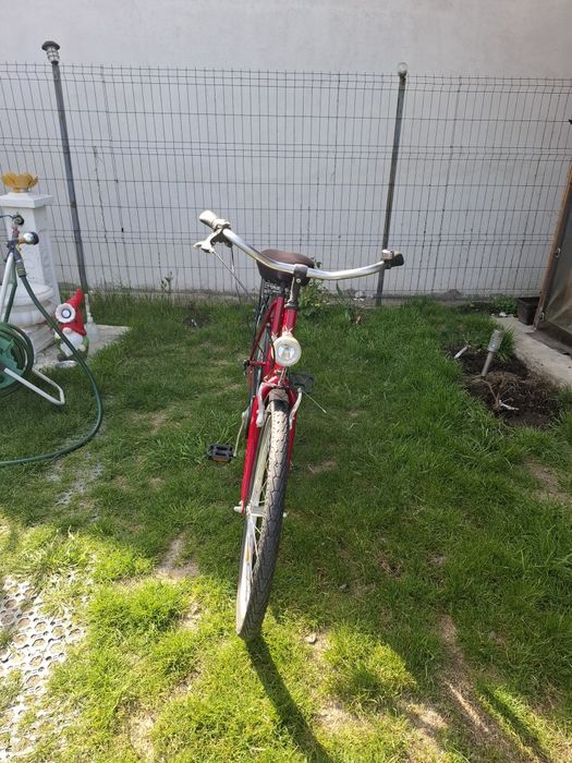 Vând bicicleta pentru  damă