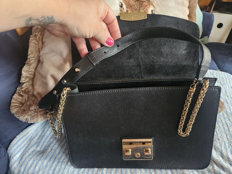 Класическа черна чанта FURLA