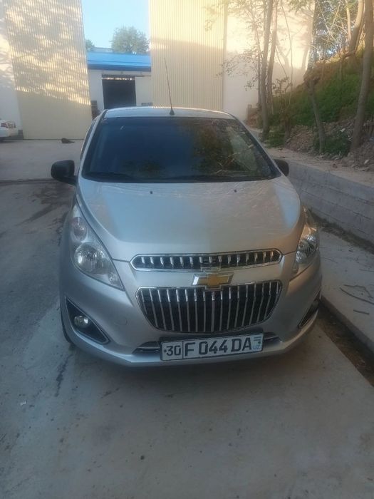 Спарк срочно сотилади